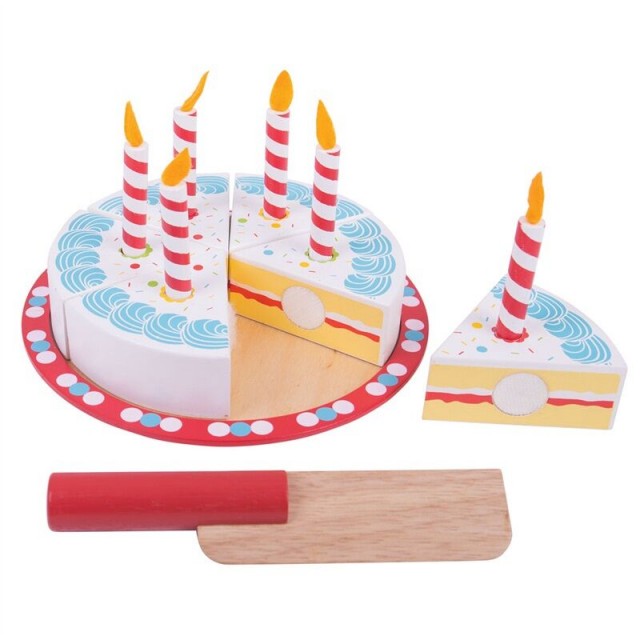 Krájacia narodeninová torta