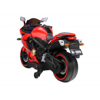 Cestná motorka CBR 650R s plynovou rukoväťou a nožnou brzdou