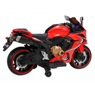 Cestná motorka CBR 650R s plynovou rukoväťou a nožnou brzdou