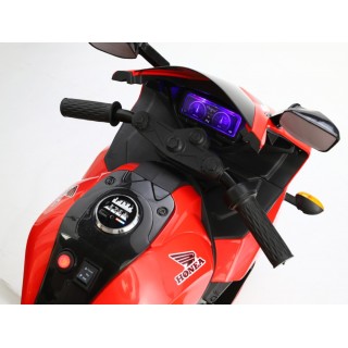 Cestná motorka CBR 650R s plynovou rukoväťou a nožnou brzdou