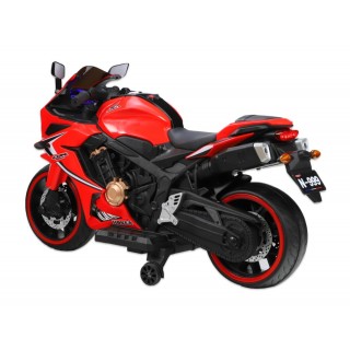 Cestná motorka CBR 650R s plynovou rukoväťou a nožnou brzdou