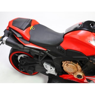 Cestná motorka CBR 650R s plynovou rukoväťou a nožnou brzdou