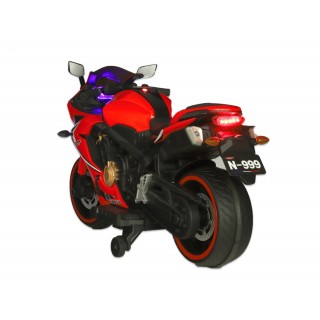 Cestná motorka CBR 650R s plynovou rukoväťou a nožnou brzdou