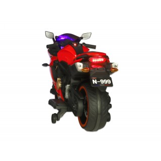 Cestná motorka CBR 650R s plynovou rukoväťou a nožnou brzdou