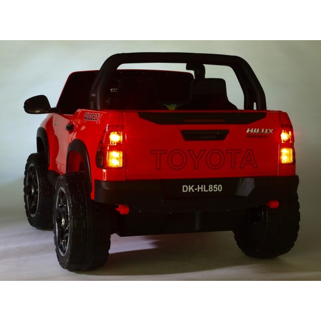 Toyota Hilux Rugged-X s 2.4G, 4x4 dvojmiestná