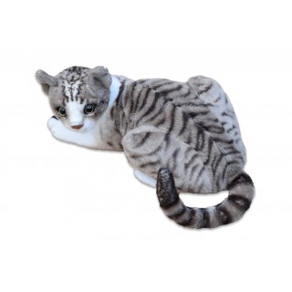 Plyšová mačka ležiaca