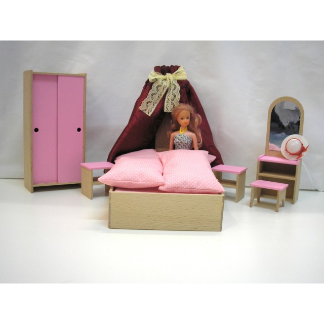 Spálňa pre bábiky