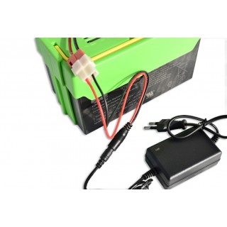Nabíjačka 24V / 1000mA s LED diódou a nástavcom pre nabíjanie boxu mimo vozidla