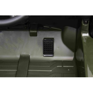 Elektrický džíp Toyota Land Cruiser lakovaný Army zelená