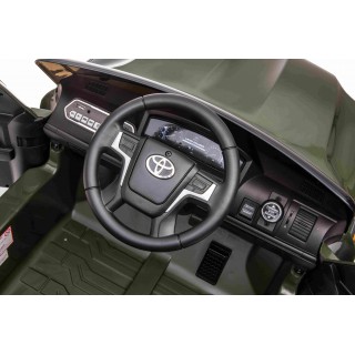 Elektrický džíp Toyota Land Cruiser lakovaný Army zelená