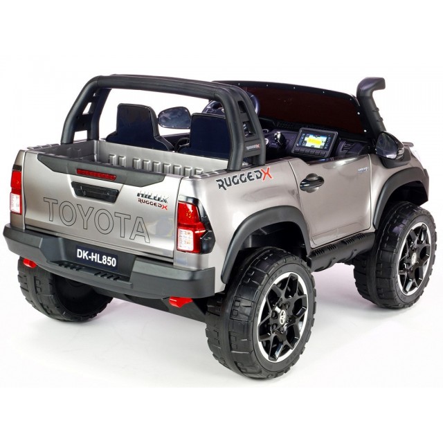 Toyota Hilux Rugged-X s 2.4G, 4x4 dvojmiestná