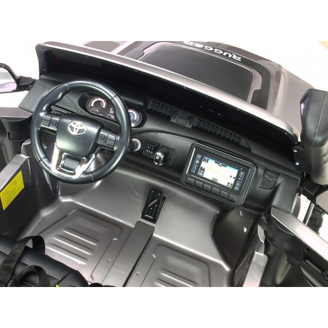 Toyota Hilux Rugged-X s 2.4G, 4x4 dvojmiestná