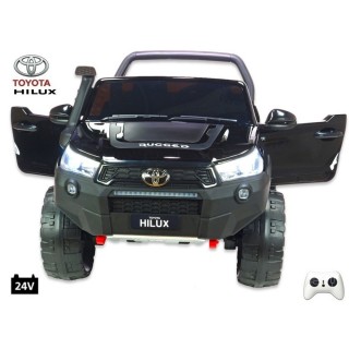 Toyota Hilux Rugged-X, lakovaná matná strieborná 2x240W