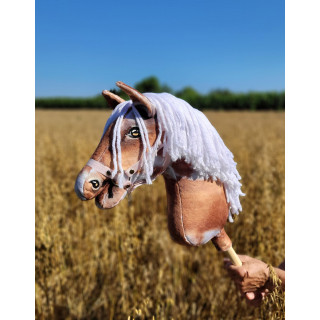 Koník na palici Hobby Horse hnedák tobiano s bielou hrivou