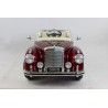 Mercedes-Benz 300S oldtimer s FM rádiom