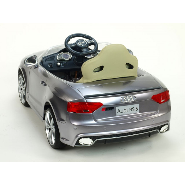 Audi RS5 s 2,4G DO, SD kartou, zvuk a LED efektami, čaluneným sedadlom, strieborná metalíza