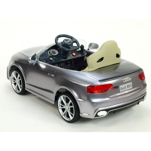Audi RS5 s 2,4G DO, SD kartou, zvuk a LED efektami, čaluneným sedadlom, strieborná metalíza