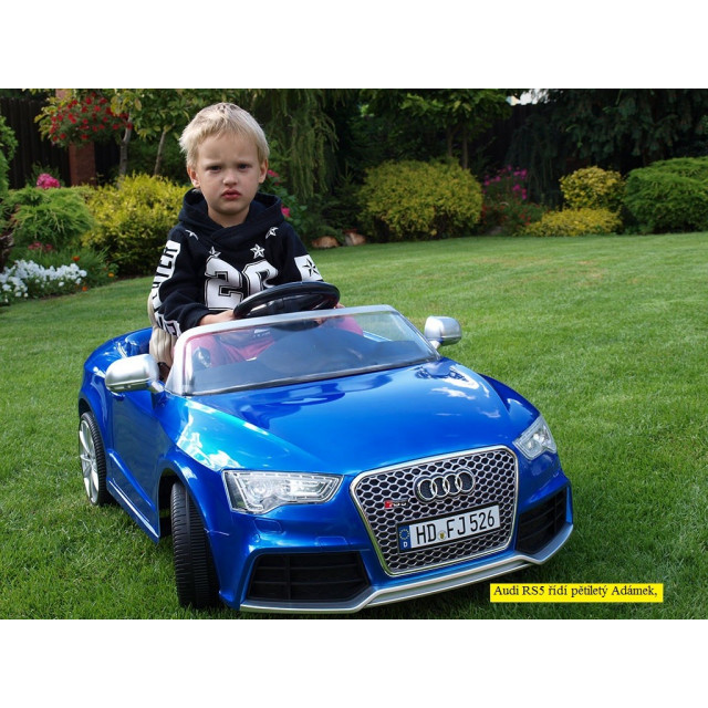 Audi RS5 s 2,4G DO, SD kartou, zvuk a LED efektami, čaluneným sedadlom, strieborná metalíza