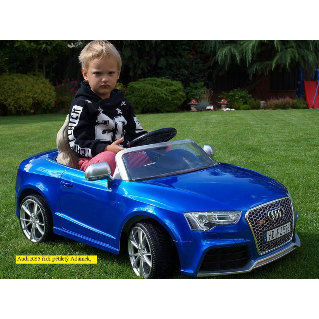 Audi RS5 s 2,4G DO, SD kartou, zvuk a LED efektami, čaluneným sedadlom, strieborná metalíza