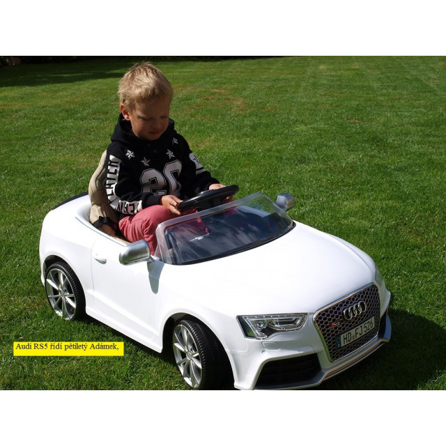 Audi RS5 s 2,4G DO, SD kartou, zvuk a LED efektami, čaluneným sedadlom, strieborná metalíza