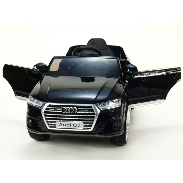 Audi Q7 NEW s 2,4G DO, otváracími dverami, FM, USB,EVA kolesami, LED osvietením, čierna metalíza, stredná veľkosť