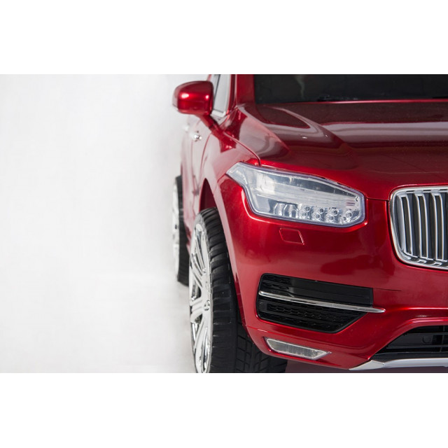 Volvo XC 90 s 2,4G DO, kľúče,Eva kolesá, otváracie dvere,čalunená sedačka,USB,FM,lakované strieborné