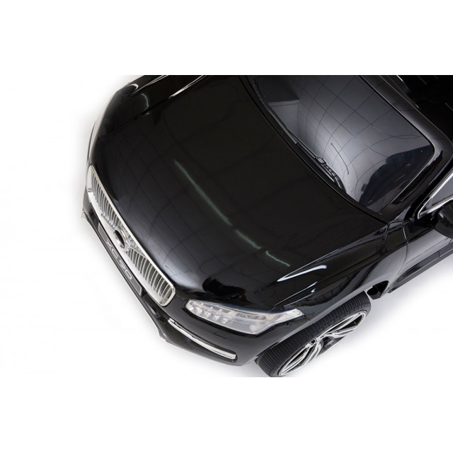 Volvo XC 90 s 2,4G DO, kľúče,Eva kolesá, otváracie dvere,čalunená sedačka,USB,FM,lakované strieborné