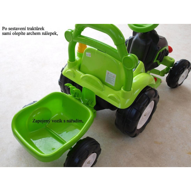 Elektrický traktor s vlečkou, modry, červený, zelený
