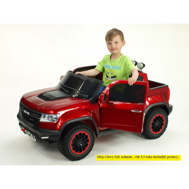 Džíp Chevy s 2.4G DO, EVA kolesami, otváracími dverami, FM, USB, SD, rádiom