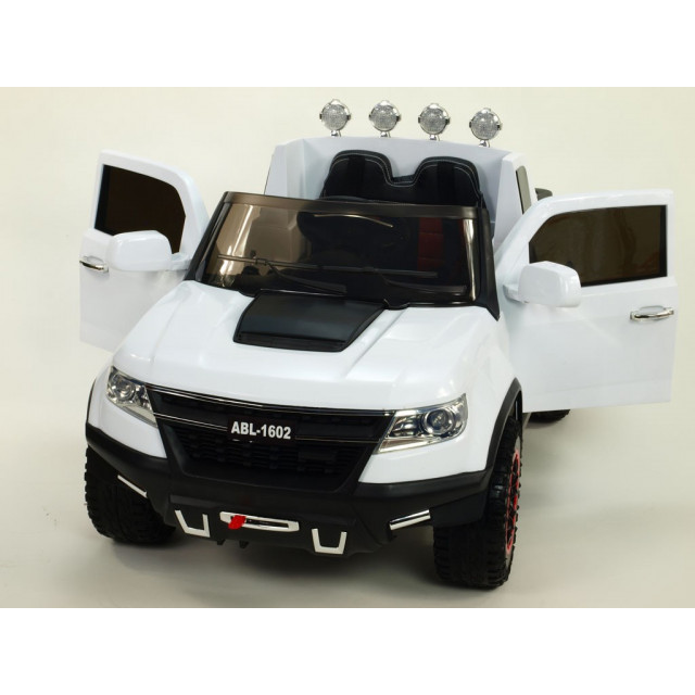 Džíp Chevy s 2.4G DO, EVA kolesami, otváracími dverami, FM, USB, SD, rádiom