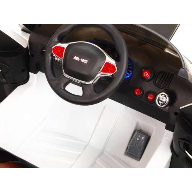 Džíp Chevy s 2.4G DO, EVA kolesami, otváracími dverami, FM, USB, SD, rádiom