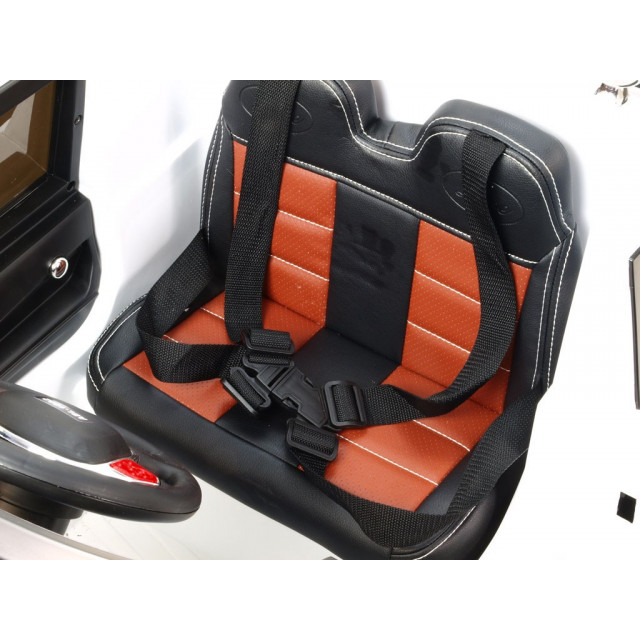 Džíp Chevy s 2.4G DO, EVA kolesami, otváracími dverami, FM, USB, SD, rádiom