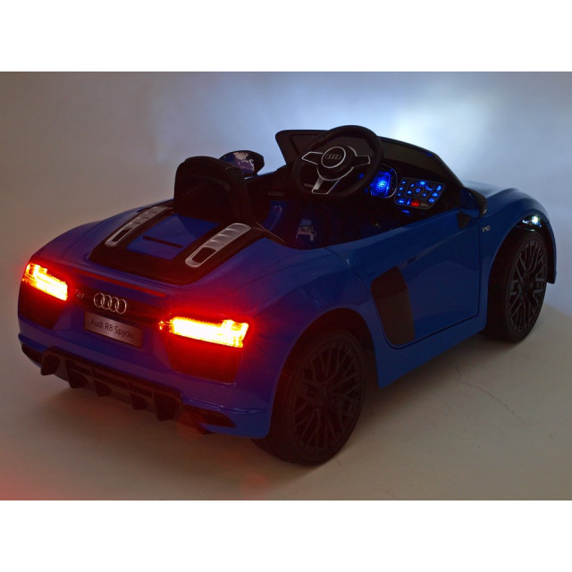 Audi R8 Spyder s 2.4G DO, EVA kolesami, otváracími dverami, LED osvetlením, FM, čalunenou sedačkou, lakované modré