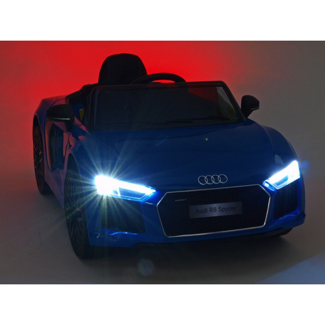 Audi R8 Spyder s 2.4G DO, EVA kolesami, otváracími dverami, LED osvetlením, FM, čalunenou sedačkou, lakované modré