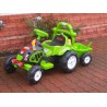 Elektrický traktor s vlečkou zelený