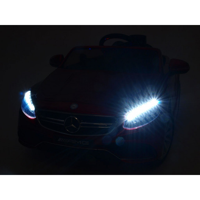 Mercedes - Benz S63 AMG, s 2.4G DO, pérovaním obidvoch náprav, EVA kolesami,12V, jahodovo červený