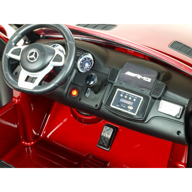 Dvojmiestný Mercedes GLS63 4x4,EVA kolesá,2,4G DO,LED osvetlenie,pérovanie,voltmeter,FM,USB,TF,čalunené sedačky,lakovaný biely