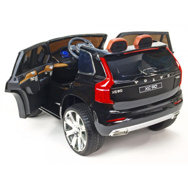 Volvo XC 90 s 2,4G DO, kľúče,Eva kolesá, otváracie dvere,čalunená sedačka,USB,FM,lakované strieborné