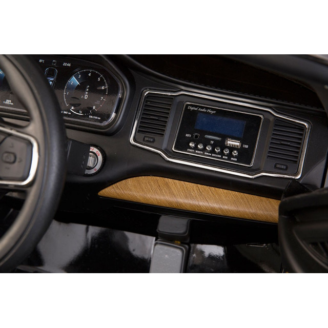 Volvo XC 90 s 2,4G DO, kľúče,Eva kolesá, otváracie dvere,čalunená sedačka,USB,FM,lakované strieborné