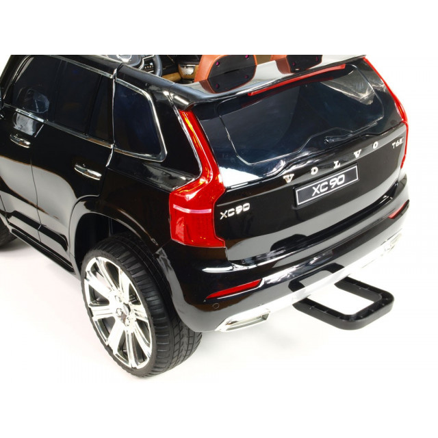 Volvo XC 90 s 2,4G DO, kľúče,Eva kolesá, otváracie dvere,čalunená sedačka,USB,FM,lakované strieborné