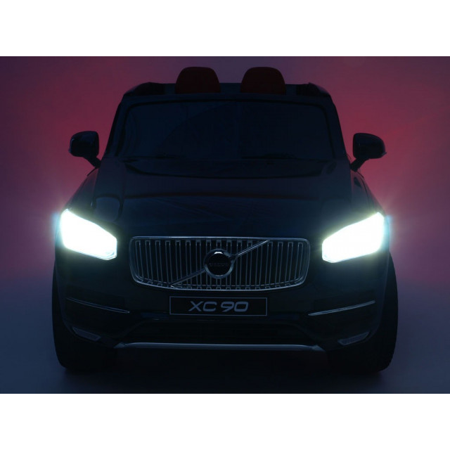 Volvo XC 90 s 2,4G DO, kľúče,Eva kolesá, otváracie dvere,čalunená sedačka,USB,FM,lakované strieborné