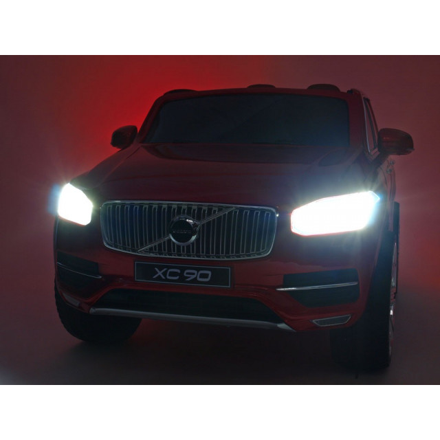 Volvo XC 90 s 2,4G DO, kľúče,Eva kolesá, otváracie dvere,čalunená sedačka,USB,FM,lakované strieborné
