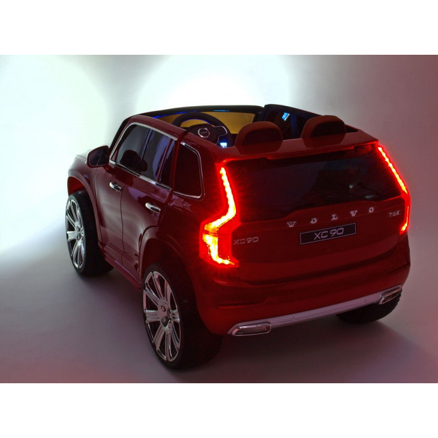 Volvo XC 90 s 2,4G DO, kľúče,Eva kolesá, otváracie dvere,čalunená sedačka,USB,FM,lakované strieborné