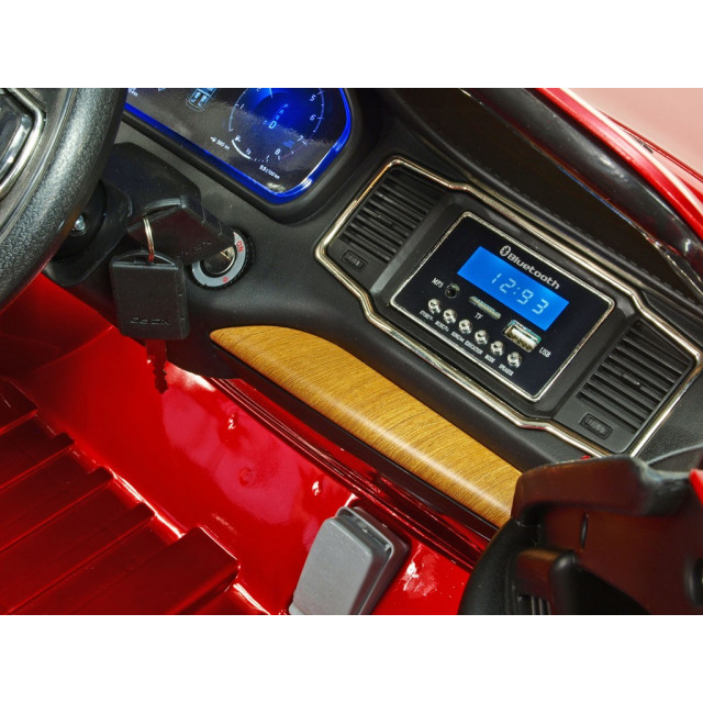 Volvo XC 90 s 2,4G DO, kľúče,Eva kolesá, otváracie dvere,čalunená sedačka,USB,FM,lakované strieborné
