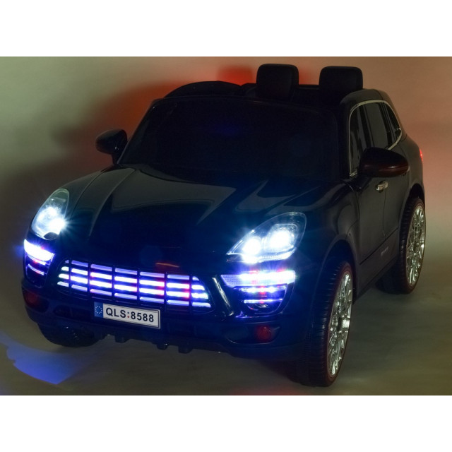 BMW X6 s 2,4G bluetooth DO, EVA kolesami, otváracími dverami,12V, čalunenou vyšívanou sedačkou, lakované čiernou farbou