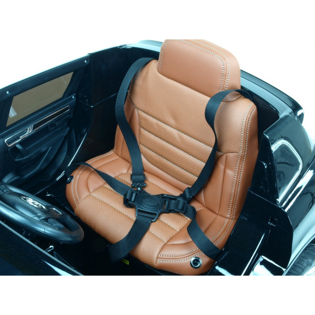 Volkswagen Touareg s 2.4G DO, EVA kolesami, otváracími dverami, LED, FM, USB, modrá metalíza