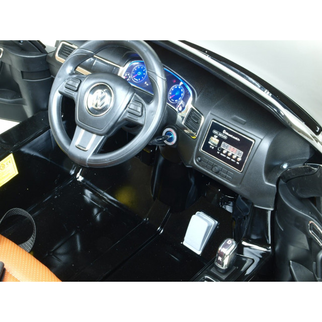 Volkswagen Touareg s 2.4G DO, EVA kolesami, otváracími dverami, LED, FM, USB, modrá metalíza