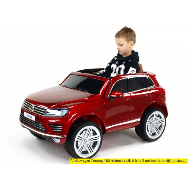 Volkswagen Touareg s 2.4G DO, EVA kolesami, otváracími dverami, LED, FM, USB, modrá metalíza