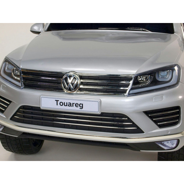 Volkswagen Touareg s 2.4G DO, EVA kolesami, otváracími dverami, LED, FM, USB, modrá metalíza