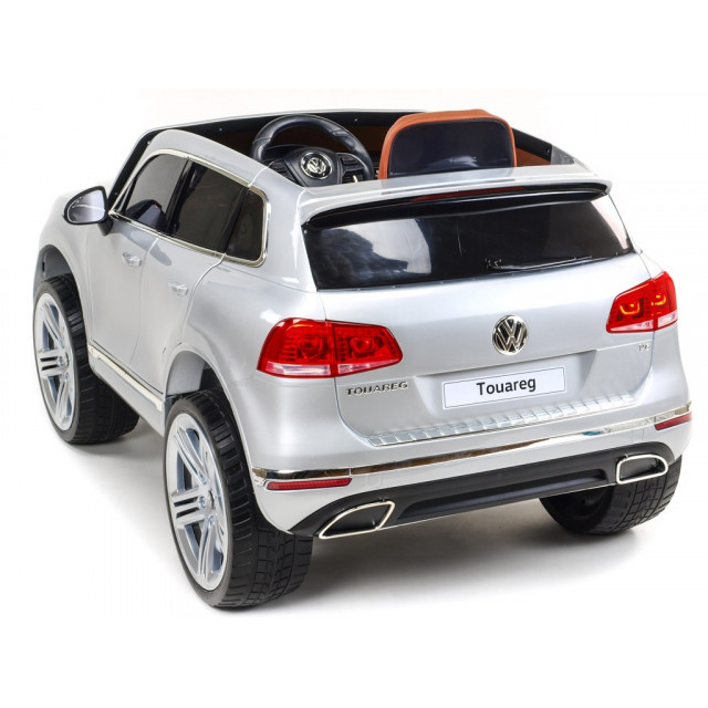 Volkswagen Touareg s 2.4G DO, EVA kolesami, otváracími dverami, LED, FM, USB, modrá metalíza